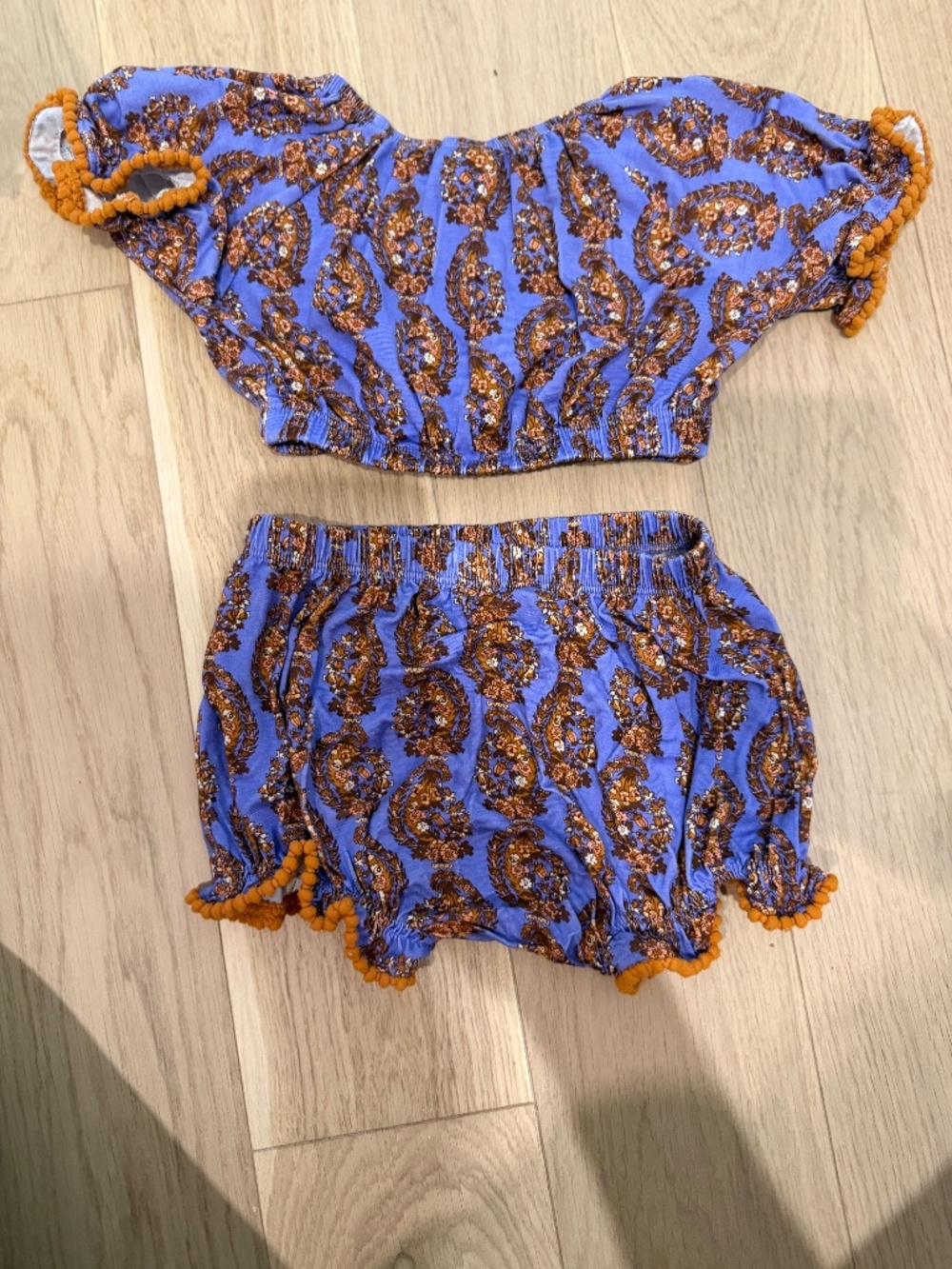 Kate Quinn NWOT paisley set 18-24 months cropped top
